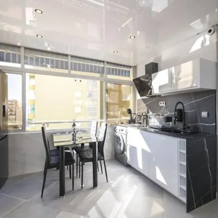 True Colours Apartment , City Center Torremolinos By Namaste Elite Extérieur photo